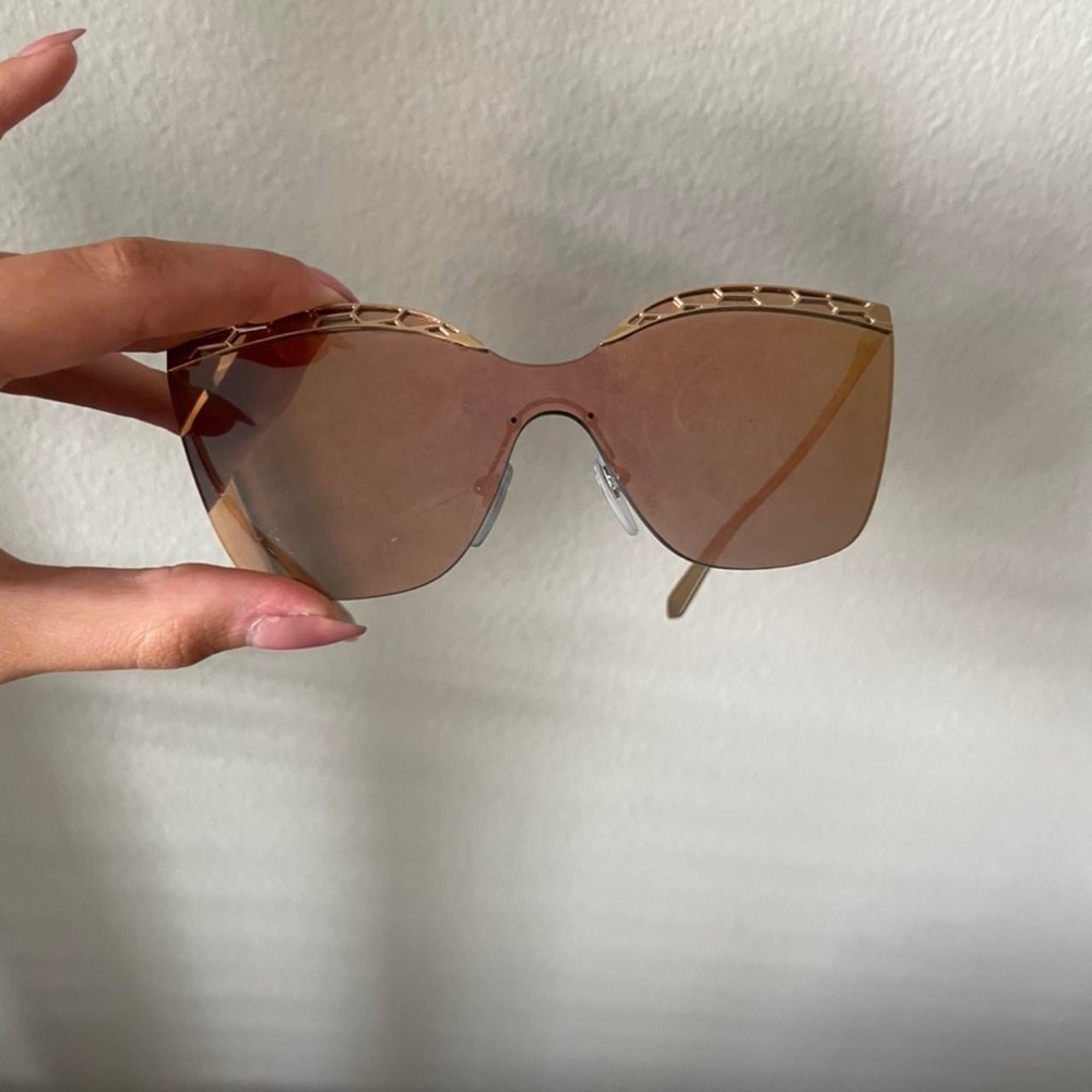 Bvlgari 6093 rose gold mirror frameless sunglasses.